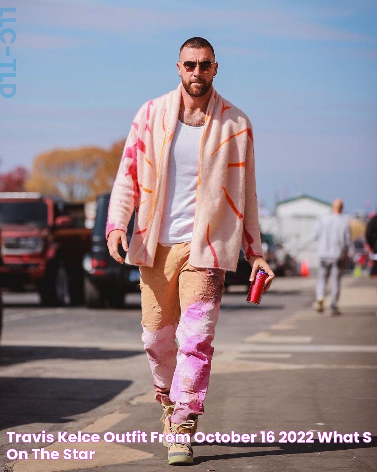 Travis Kelce Outfit from October 16, 2022 WHAT’S ON THE STAR?