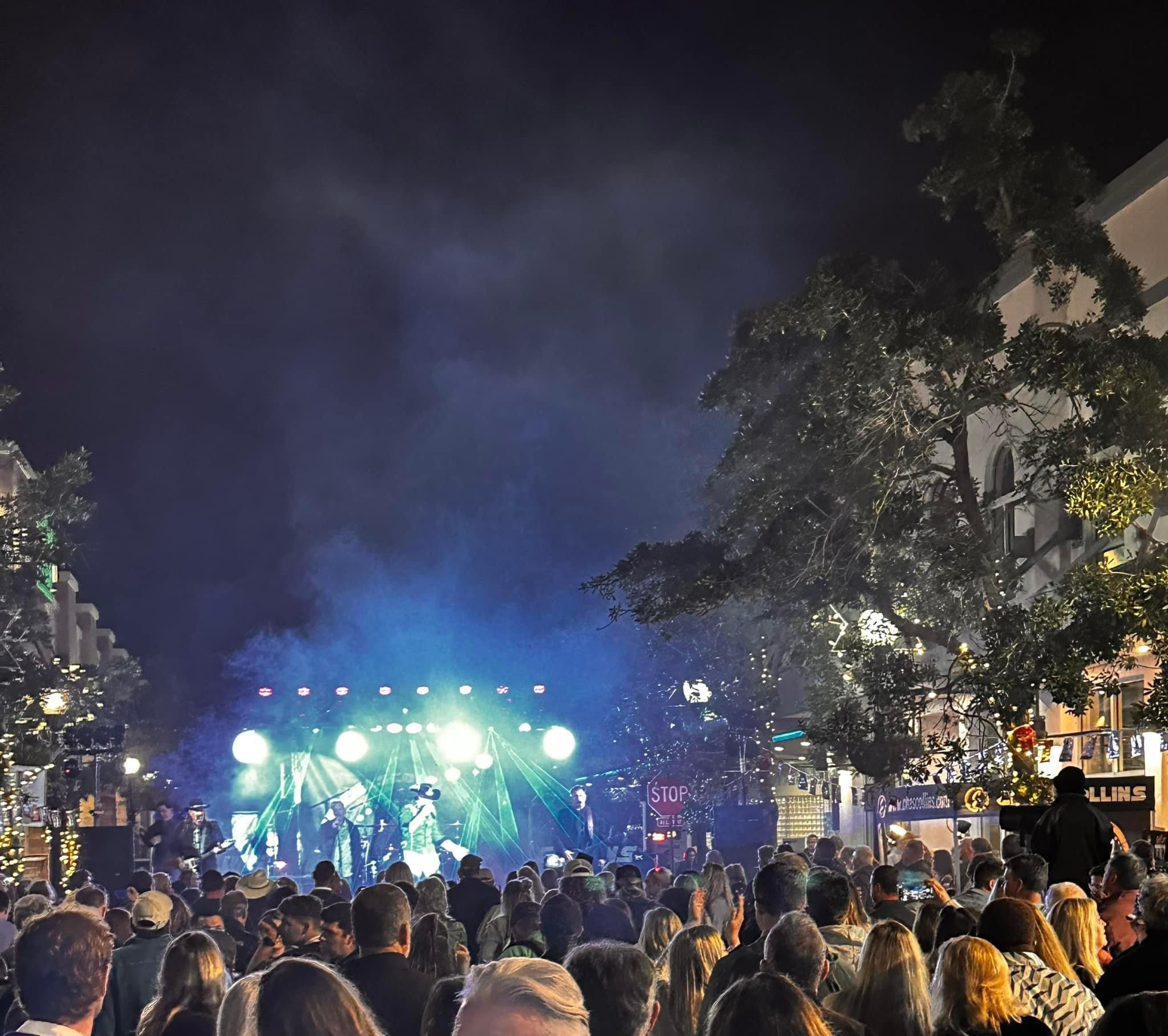 All You Need To Know About The Iconic Pineapple Drop Sarasota