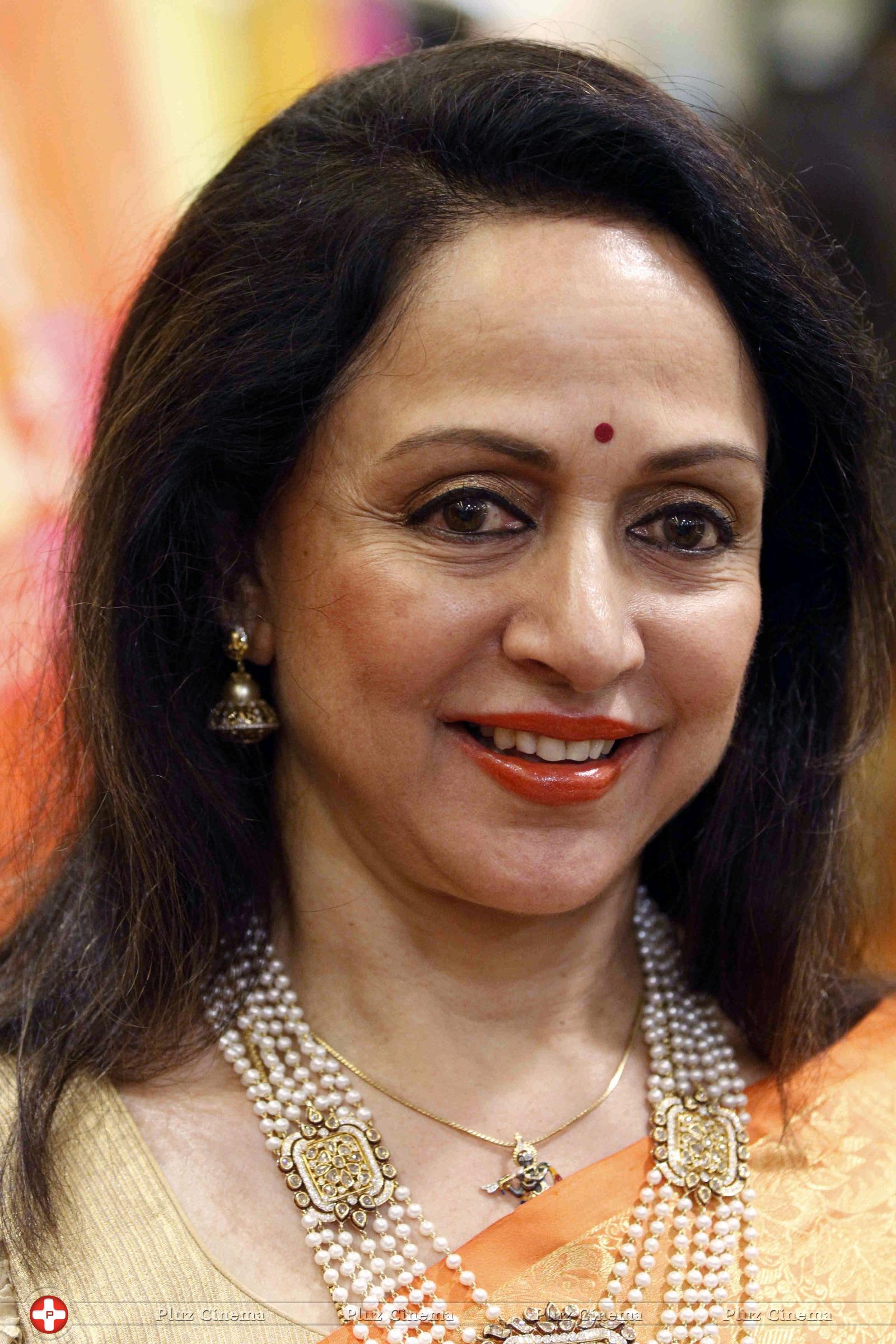 Hema Malini Movies, Bio and Lists on MUBI