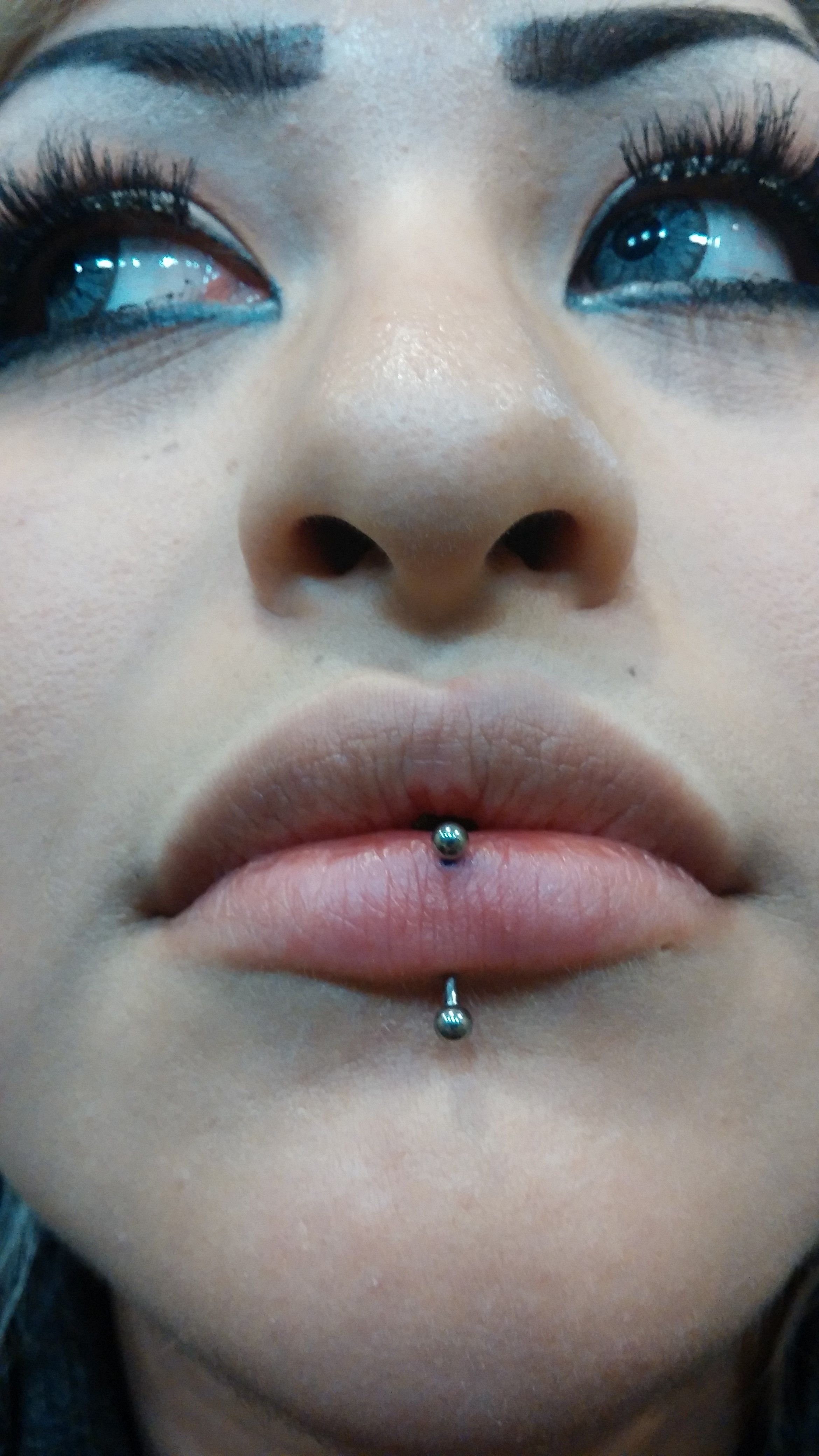 Ultimate Guide To Vertical Labret Jewelry: Styles, Care, And Tips