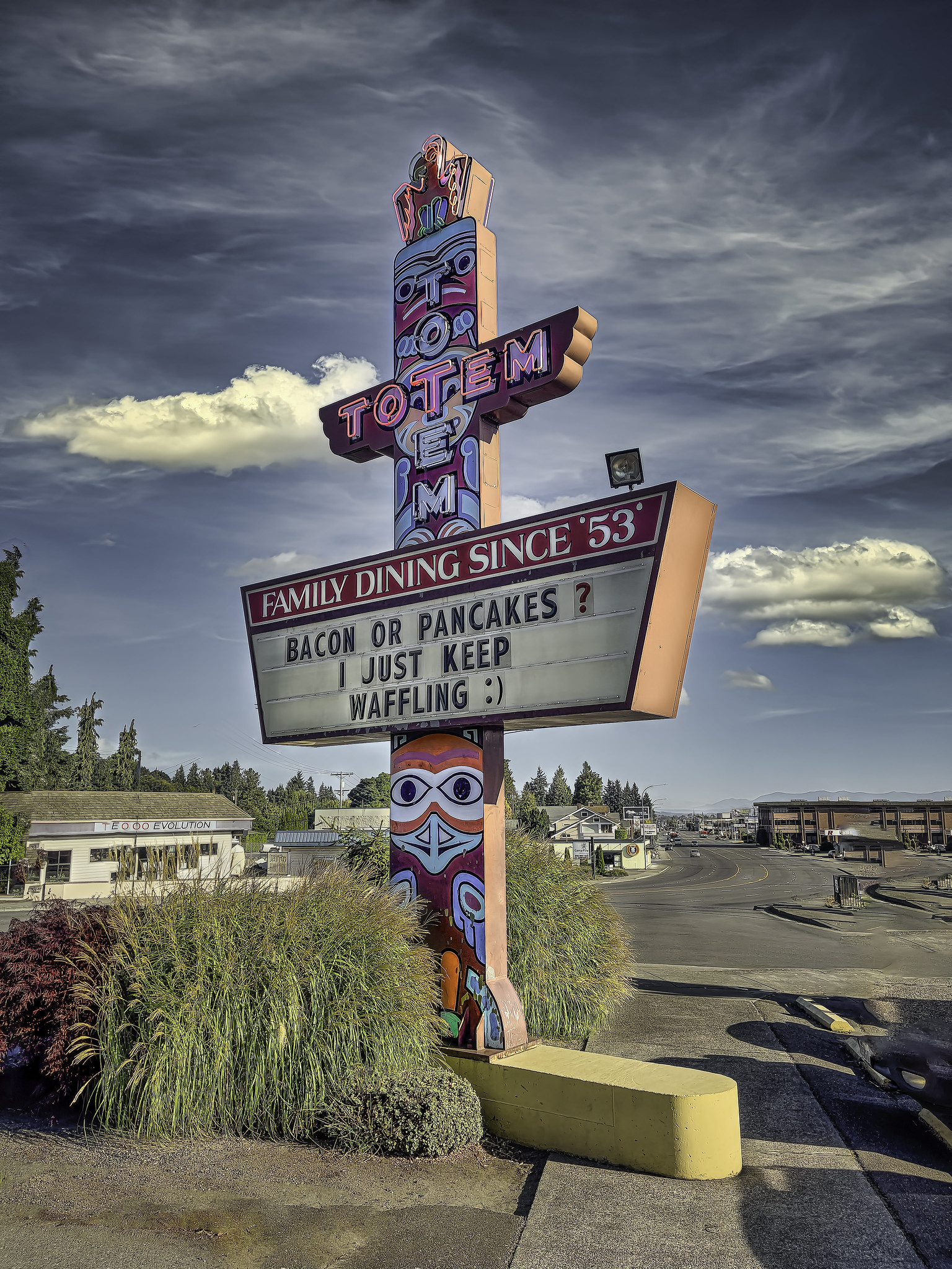 Totem Family Diner KoHoSo.us