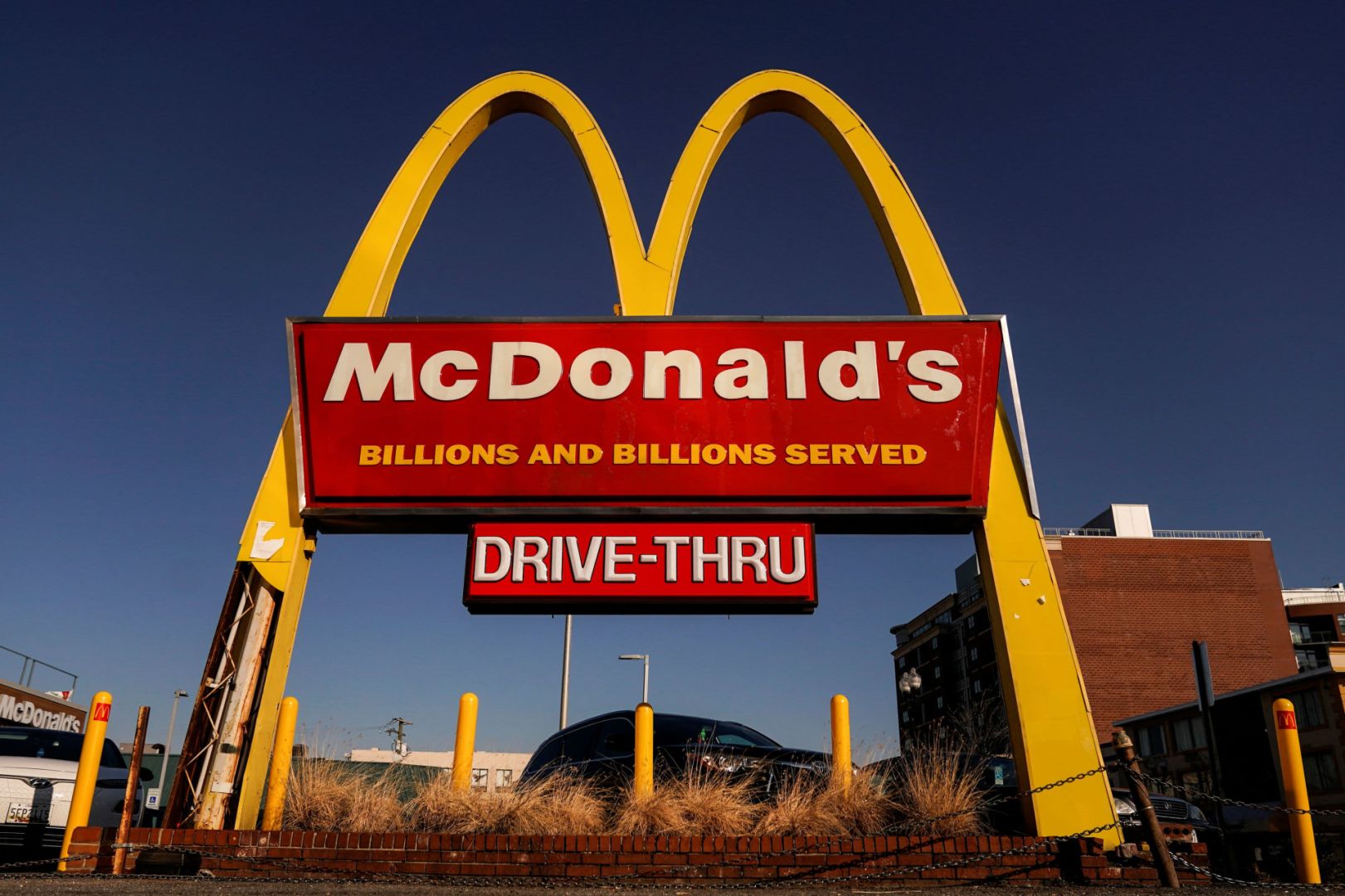 McDonald's simplifies franchising policies to attract more diverse